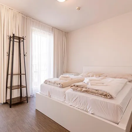 Alpenrock By Alps Lägenhetshotell 4*